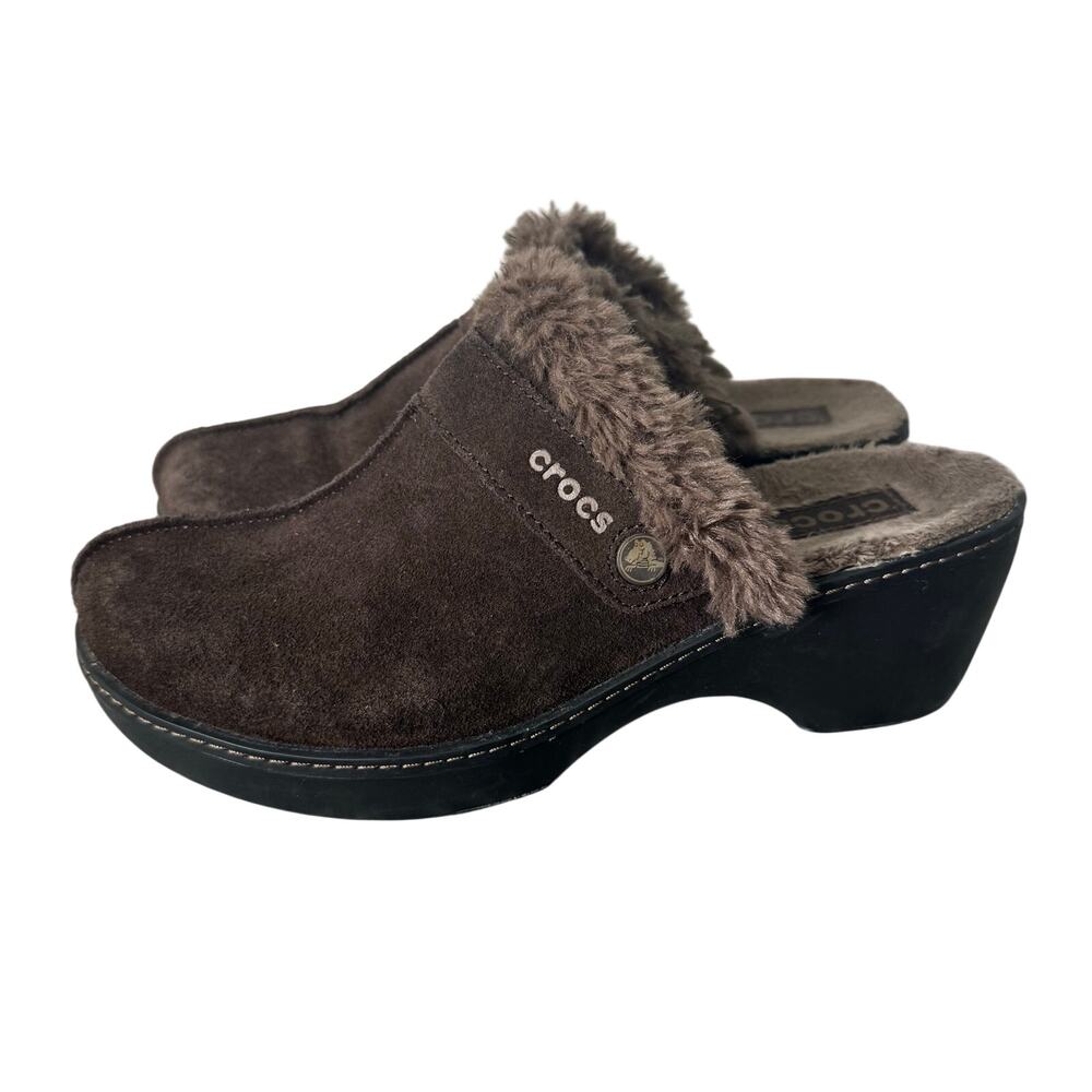 Crocs Cobbler Suede Clogs brown faux fur lining wedge soles Womens 9 Boho Hippie